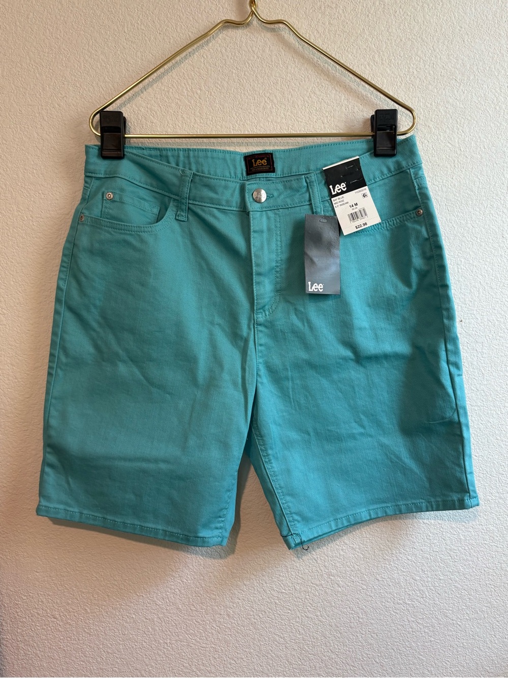 Lee Women’s Teal Blue Mid Rise 8.5” Inseam Jean Shorts NWT